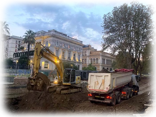 Scavi, movimento terra Roma Scavi con operatore
